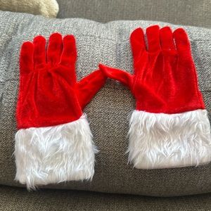 Women’s gloves new without tags